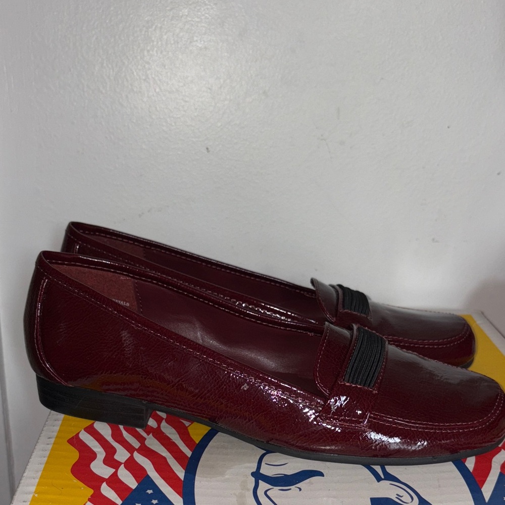 Women’s Studio Works Burgundy Patent Leather Loafers size 8.5M